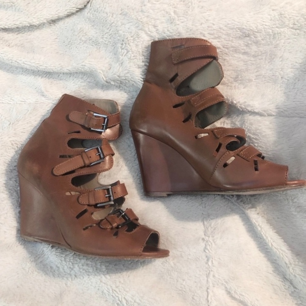 ANTHRO Surface To Air Buckle Wedge Sandals Cognac - Picture 6 of 8